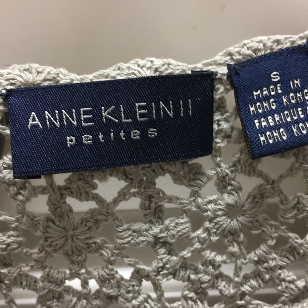 Sweater - Picture 2 of 6